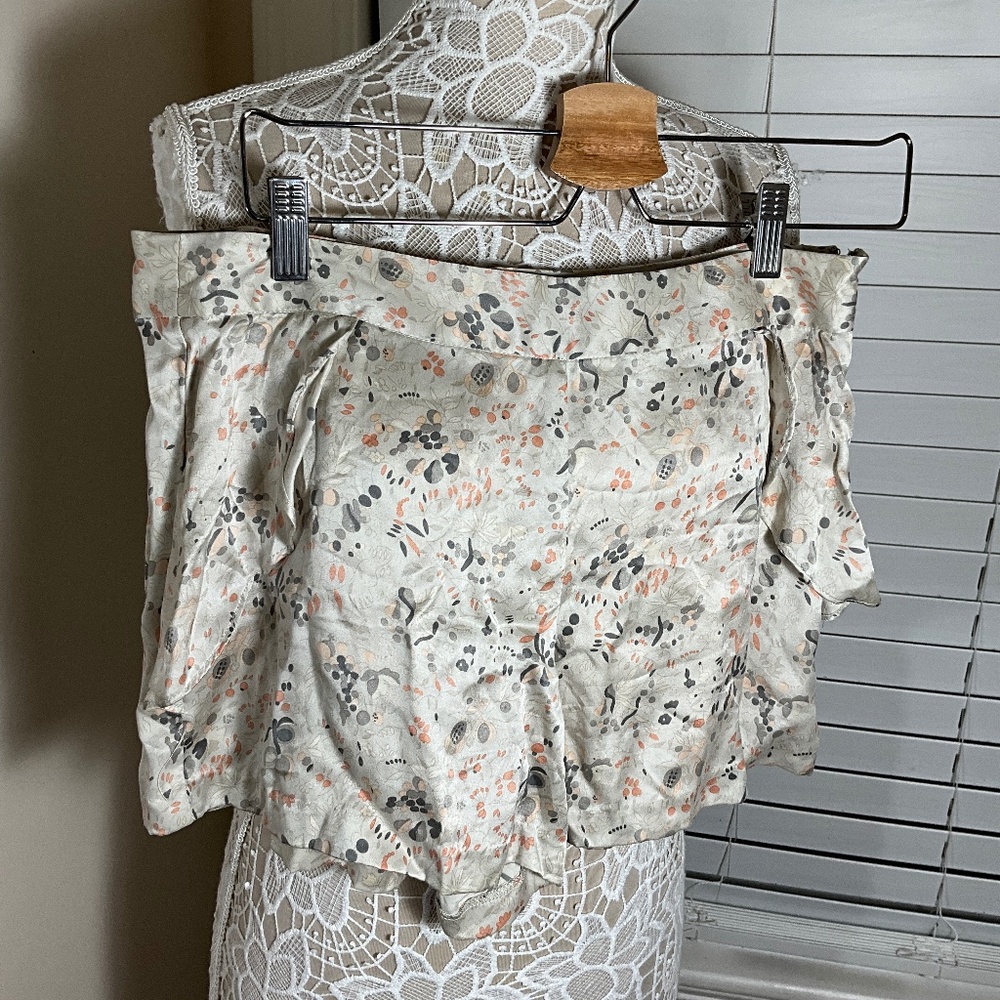 Club Monaco silk shorts size 6